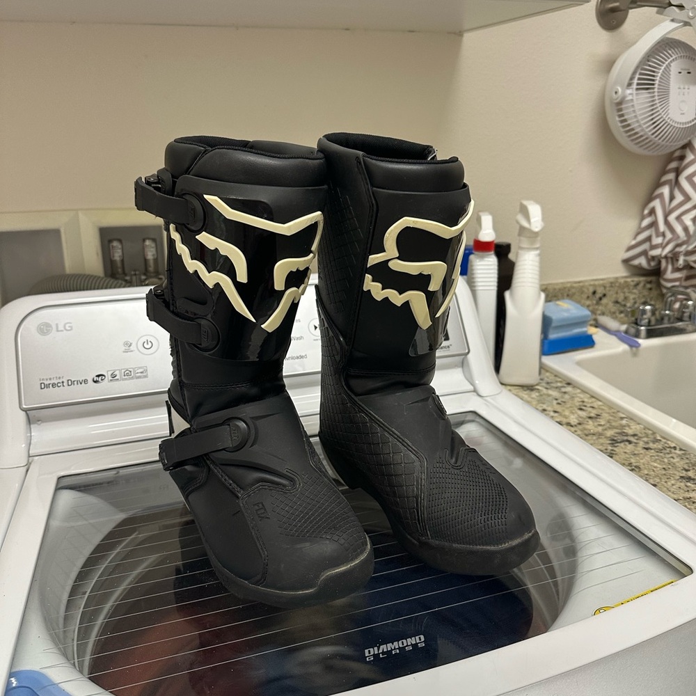Fox Black Boots with White Logo
